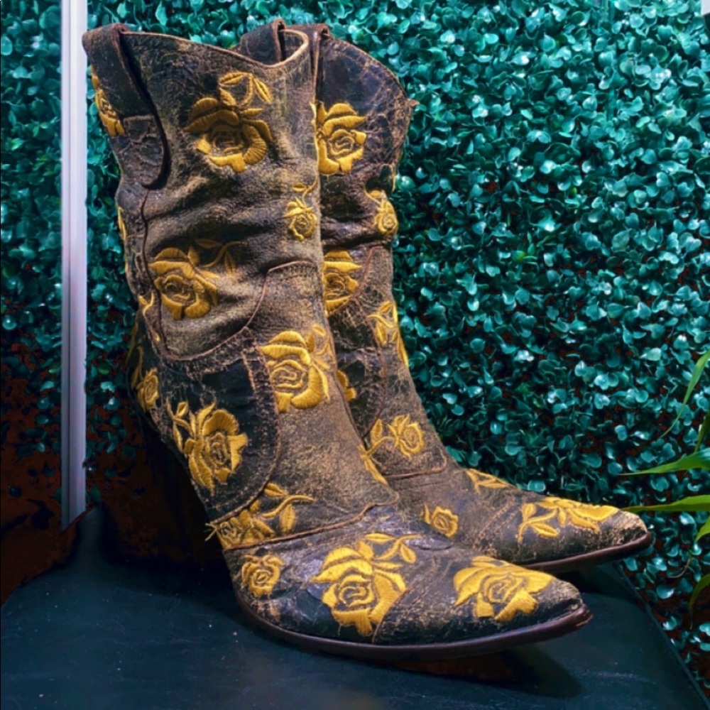 Vintage heels from Italy